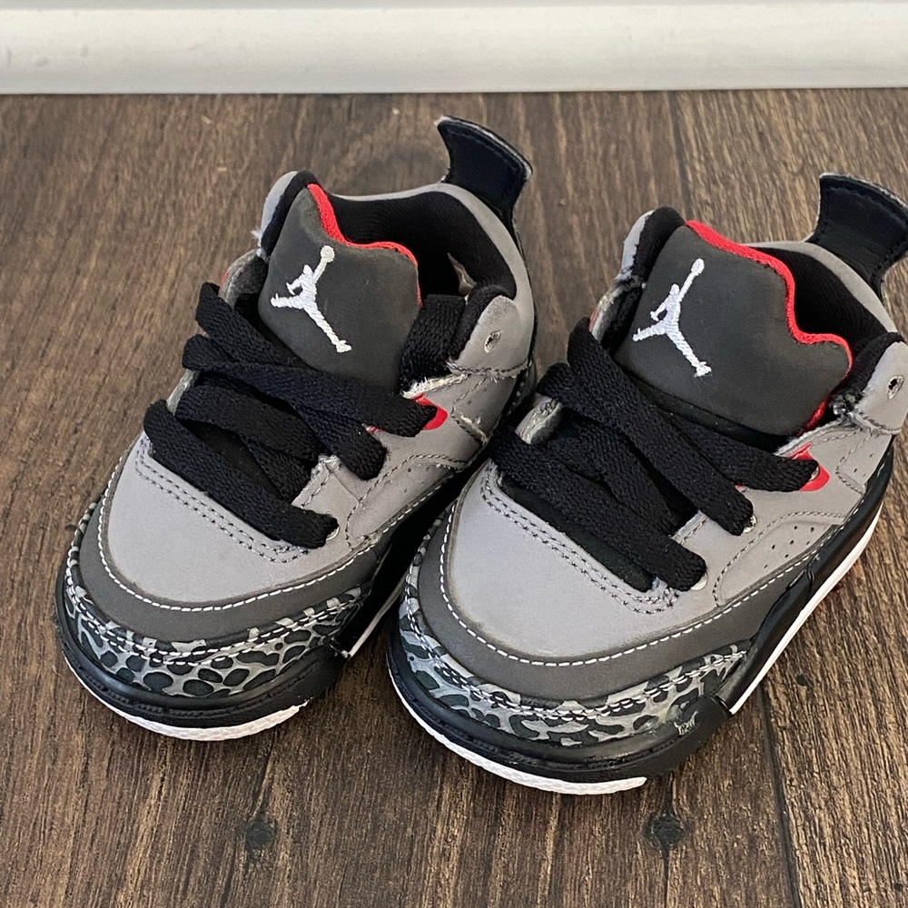 Baby Jordan’s size 2